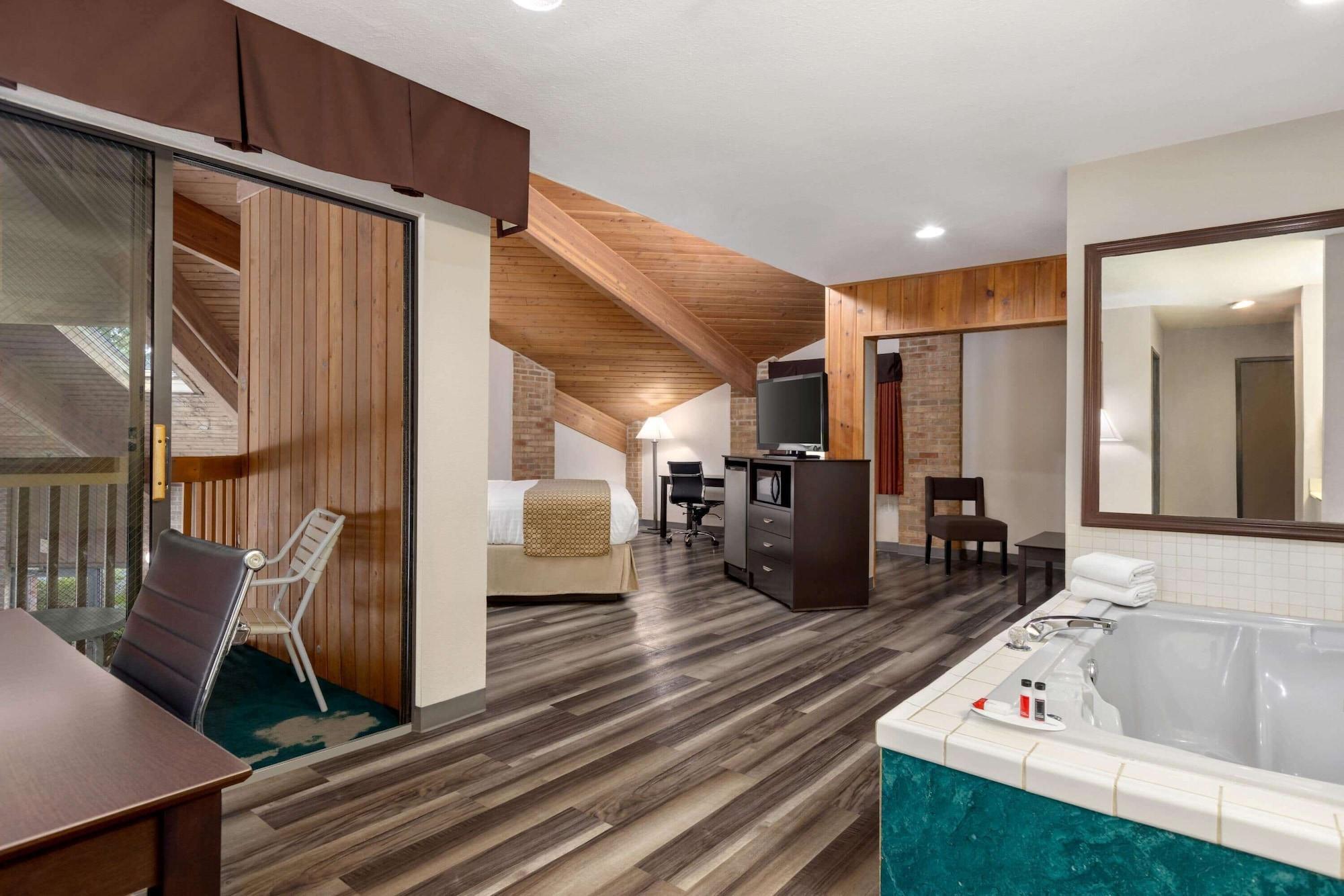 Baymont By Wyndham Monroe Hotel Ngoại thất bức ảnh