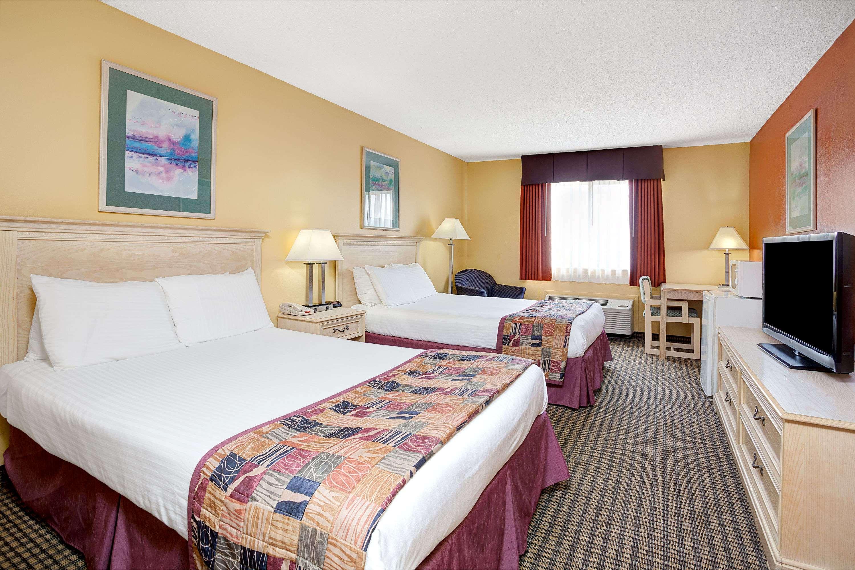 Baymont By Wyndham Monroe Hotel Ngoại thất bức ảnh
