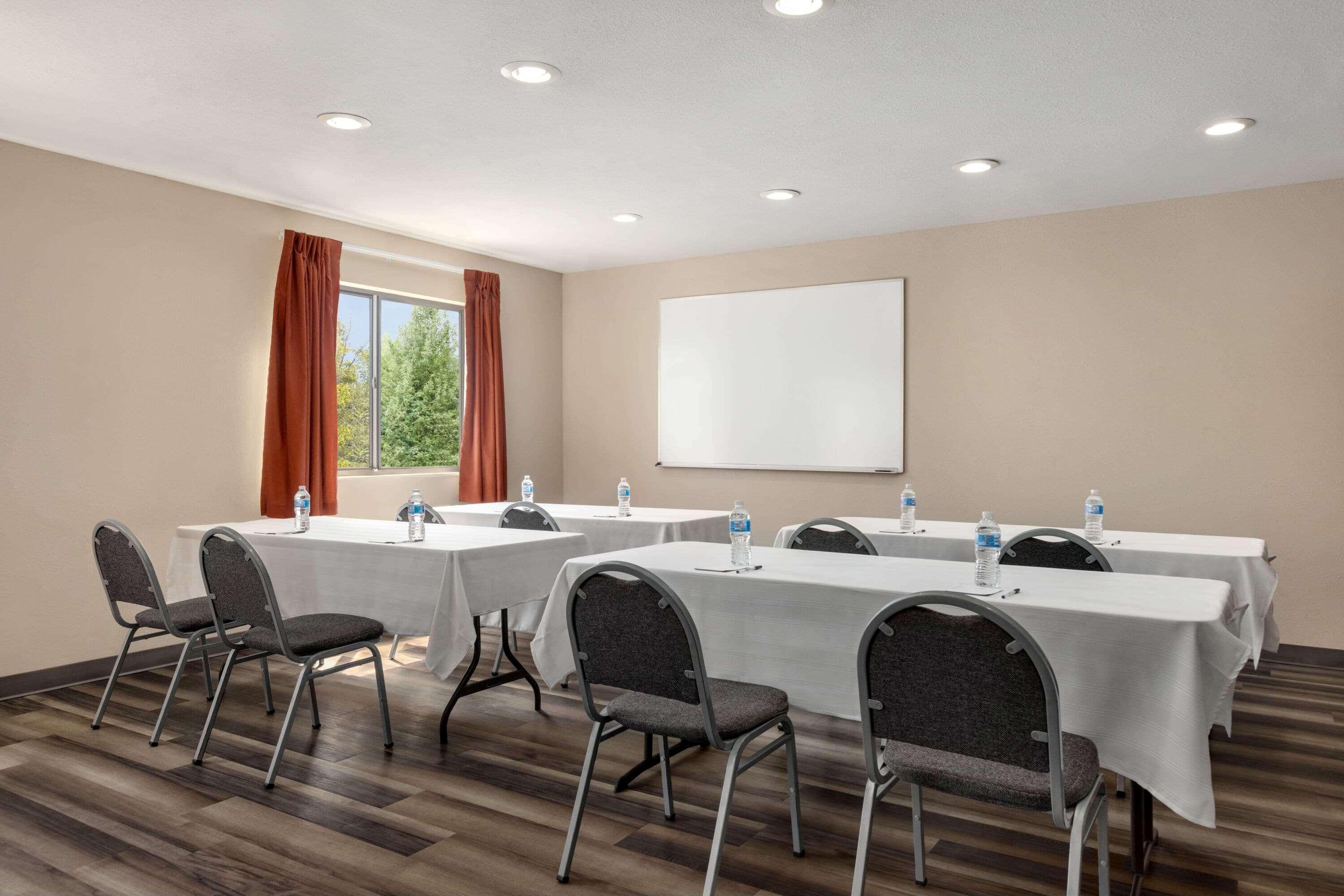 Baymont By Wyndham Monroe Hotel Ngoại thất bức ảnh